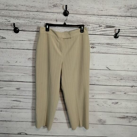 "Larry Levine suits" woman's dress pants. - Picture 2 of 6